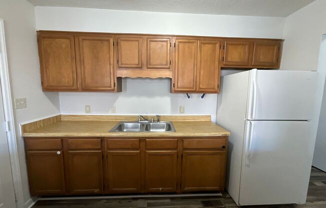 2 beds, 1 bath, 800 sqft, $1,025, Unit A