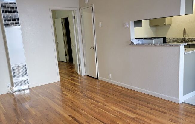 1 bed, 1 bath, 600 sqft, $1,200, Unit C