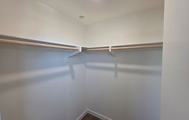 2 beds, 2 baths, 917 sqft, $2,895, Unit 2116-203