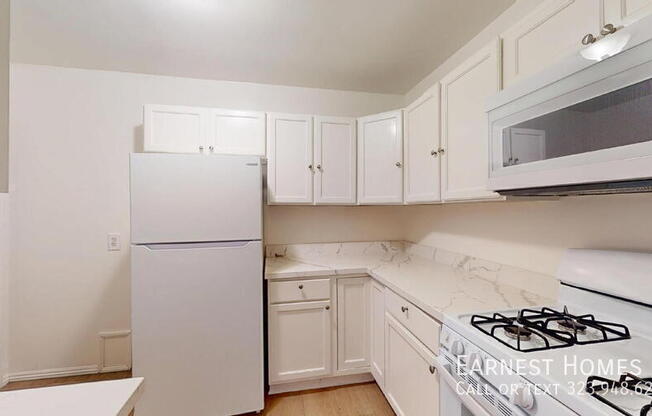 127 N DOHENY DR