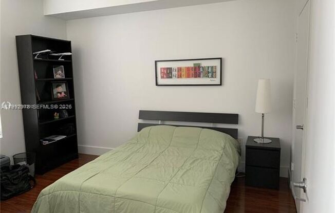 2 beds, 2 baths, 1,079 sqft, $3,700, Unit 90 SW 3rd St # 4008