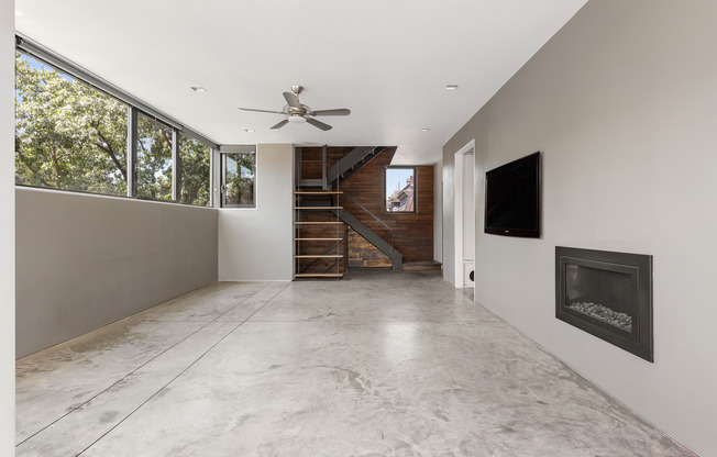 5 beds, 3 baths, 4,051 sqft, $20,000, Unit TRIPLEX