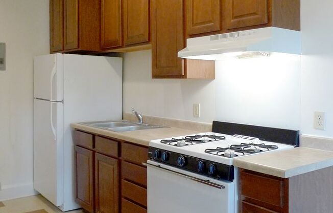 2 beds, 1 bath, 816 sqft, $1,290, Unit 24 - 202