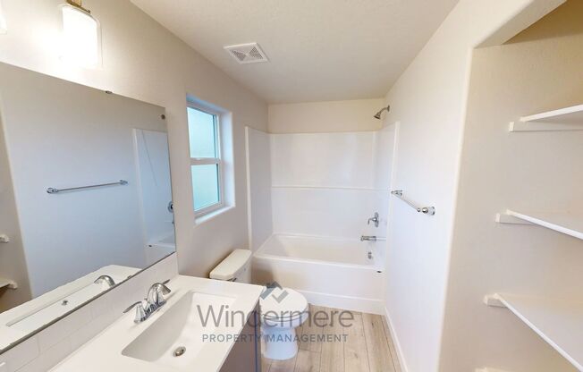 3 beds, 2.5 baths, 1,268 sqft, $1,995, Unit 384 Arissa