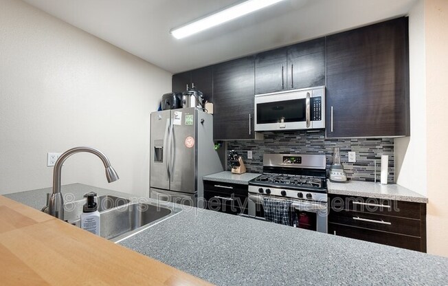 1605 HOTEL CIR S