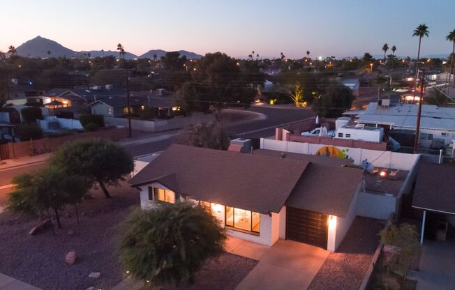 Furniture Optional 2 Bed 2 Bath home in South Scottsdale!