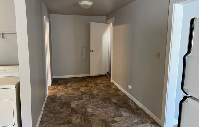 3 beds, 1 bath, $2,500