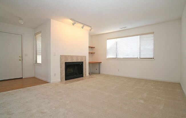 2Bd/1Ba Kirkland Condo
