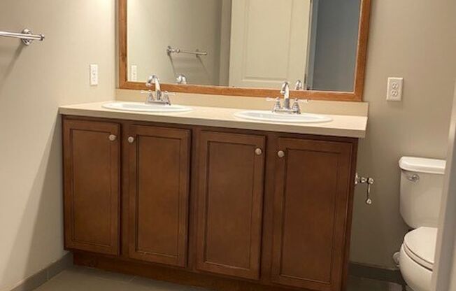 2 beds, 2 baths, 1,140 sqft, $2,424, Unit 3204