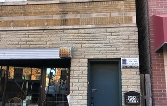 955 N ASHLAND AVE
