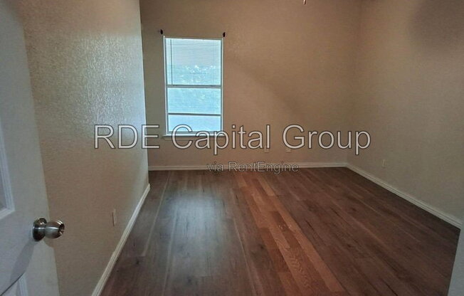 3 beds, 2 baths, 1,345 sqft, $1,575, Unit 2c