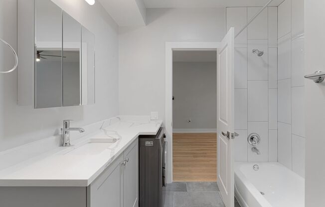 1 bed, 1 bath, 580 sqft, $1,750, Unit 220