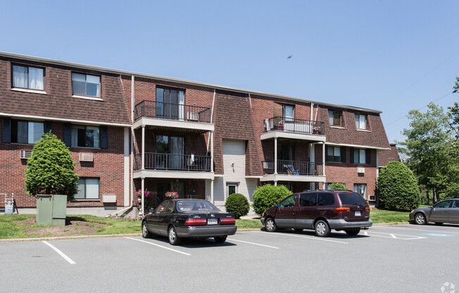 Welcome to Oak Ridge Village!