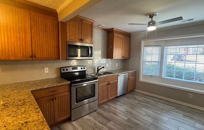 *Move In Special* Cozy 3 Bed | 2.5 Bath Townhouse in North Raleigh