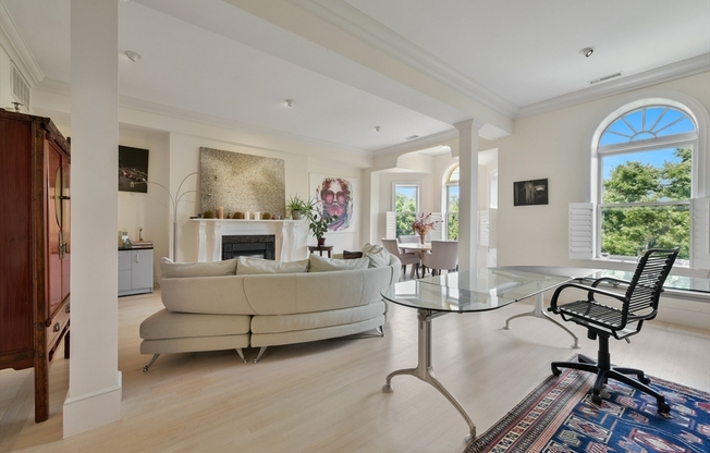 294 COMMONWEALTH AVE PATH