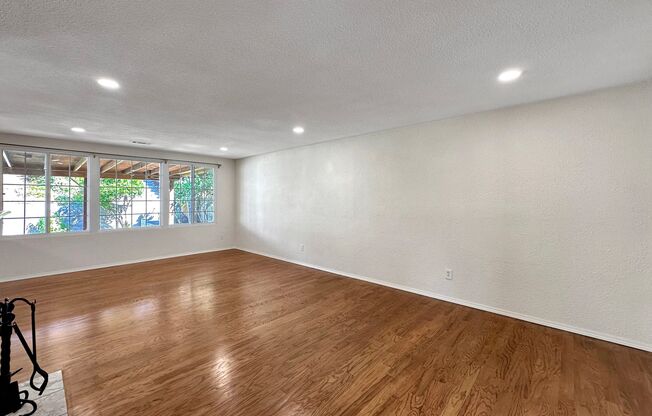 Charming 4BD/2BA House in San Carlos W/ W/D, Central A/C, Covered Patio & 2-Car Garage!