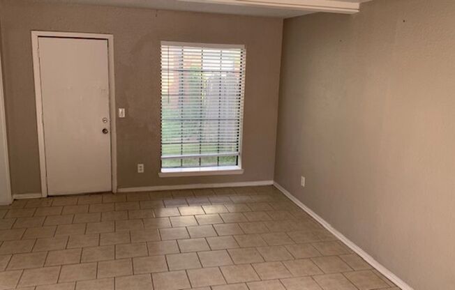 2 beds, 1.5 baths, $750, Unit Unit 20