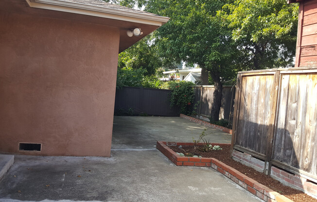 3 beds, 2 baths, $3,300