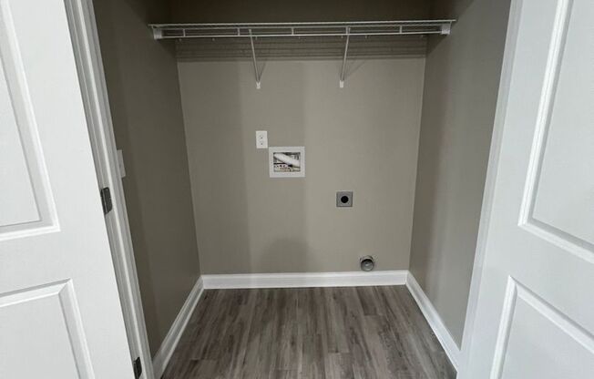 1 bed, 1 bath, 765 sqft, $895, Unit 226 1D