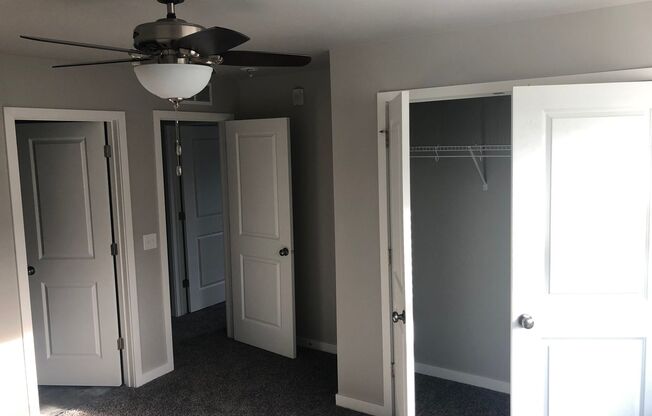 3 beds, 2.5 baths, 1,300 sqft, $1,495, Unit Unit D - Building 2264