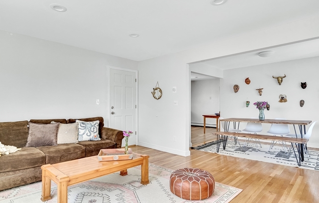 32 SAINT MARKS RD