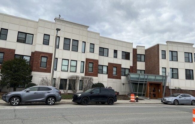 99 CHESTNUT HL ST