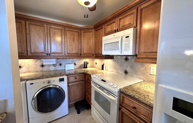 2 beds, 2 baths, $3,500, Unit #311