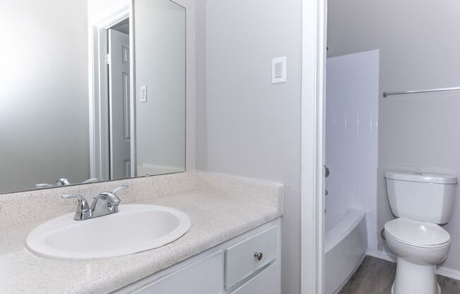 1 bed, 1 bath, 665 sqft, $925