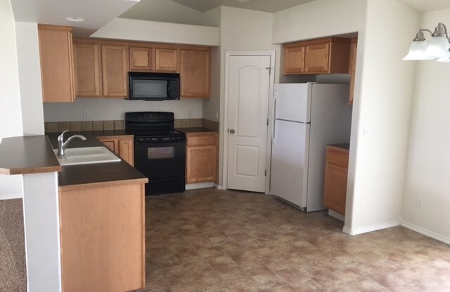 3 beds, 2 baths, $1,900