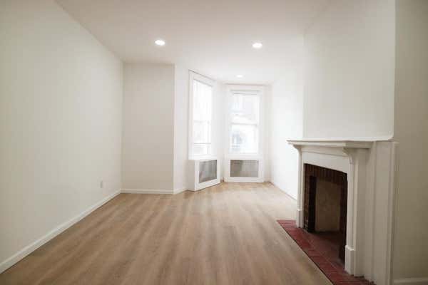 72 27 68 ST