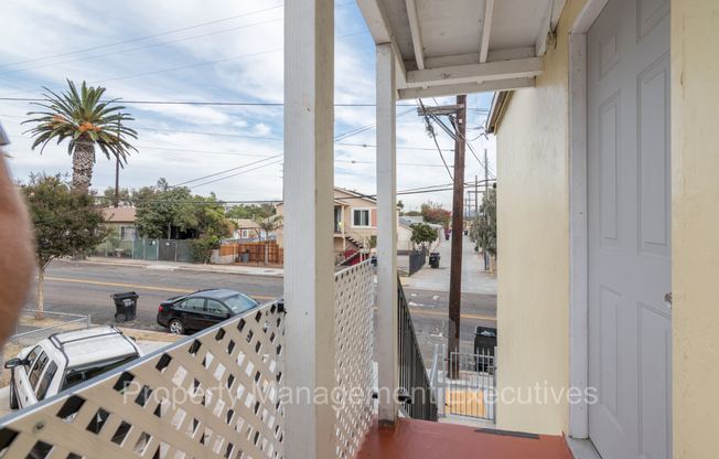 3 Bedroom, 1 Bath Apartment close to everything