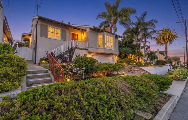 Hermosa Beach Bungalow with Beautiful Backyard and Ocean Views!