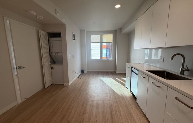 2 beds, 1 bath, 600 sqft, $3,895, Unit 403