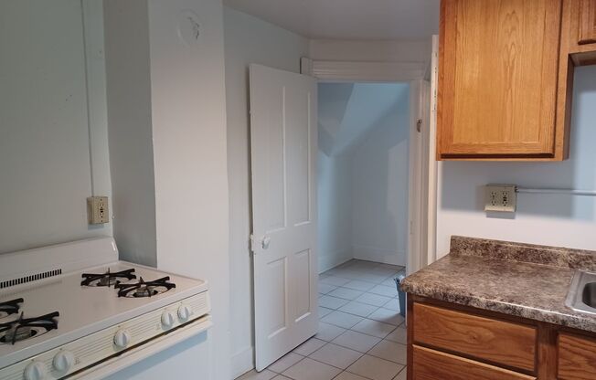 1 bed, 1 bath, $695, Unit 2