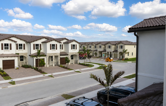ALTAMIRA TOWNHOUSE