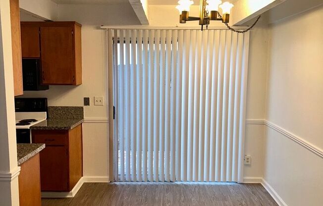 2 beds, 1.5 baths, 950 sqft, $1,975, Unit Apt. 12