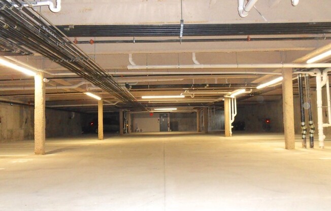 2 beds, 2 baths, 1,000 sqft, $3,300, Unit 4