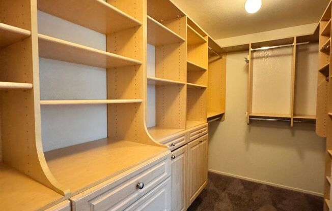 $2,600 - 4 Bed 2 Bath home Laurelglen Area SW 93309 W/POOL+SOLAR!
