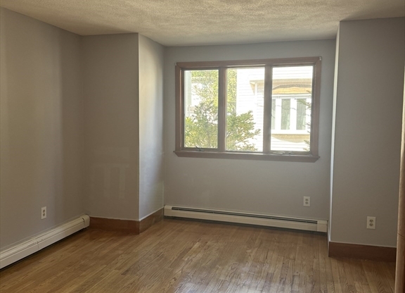2 beds, 1 bath, 1,200 sqft, $2,650, Unit 1