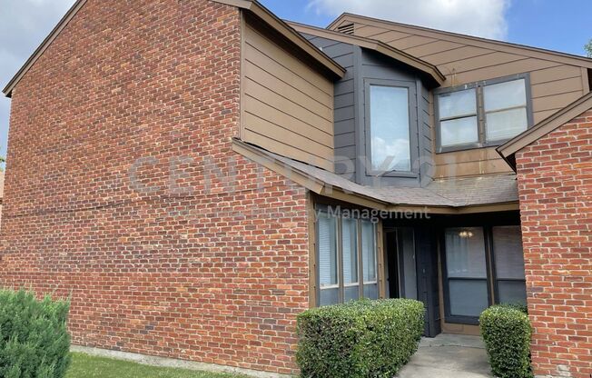 Cute 2-Story 3/3/2 Townhome in Irving For Rent!