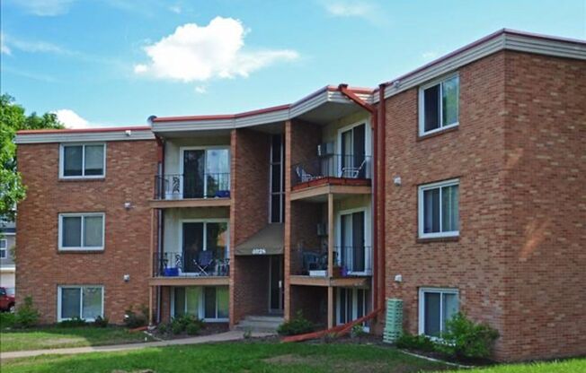 2 beds, 1 bath, 1,000 sqft, $1,299, Unit 3737-204