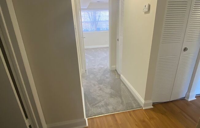 2 beds, 1 bath, 863 sqft, $1,900, Unit 5335 #3