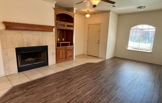 Great 3 Bed, 2 Bath Duplex In Edmond!!