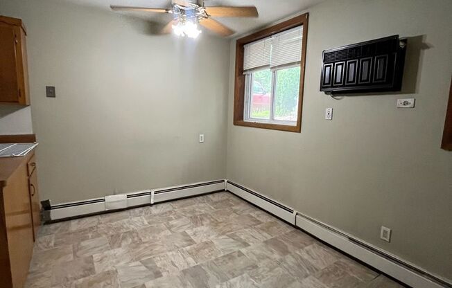 1 bed, 1 bath, 550 sqft, $950, Unit 1907-102