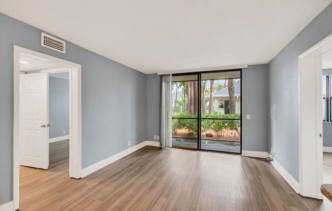 TWO BEDROOM TWO BATHROOM! WATERFRONT COMMUNITY