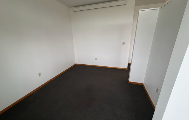 1 bed, 1 bath, 868 sqft, $1,725, Unit 415