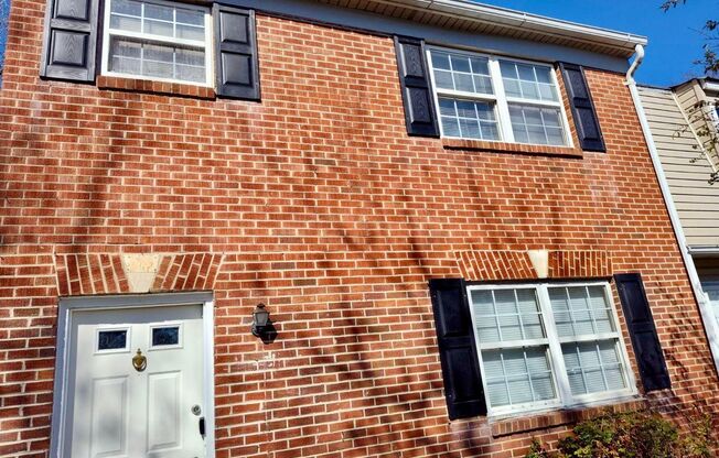 Available 3 Bedroom 1.5 bath Townhouse in Fredericksburg, Stafford County
