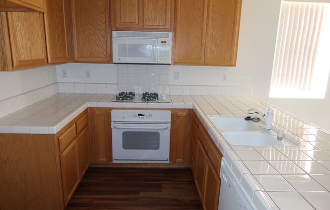 3 beds, 2 baths, $2,300