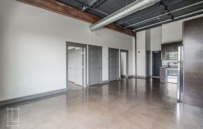 2 beds, 2 baths, $2,200, Unit 727 N. 4th St. Apt. 210