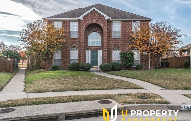 Location! Location! Nature light throughout.